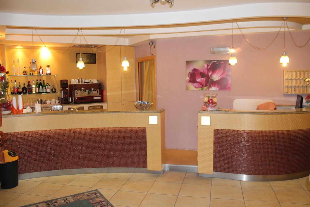Hotel Oblio 里米尼 外观 照片